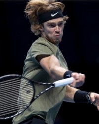 九游中心-卢布列夫欲捍卫“500赛之王” 双赛季胜场数居首位