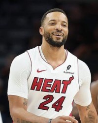 九游中心-替补得分46分！鲍威尔：篮球是团队运动 替补是我们获胜的关键