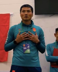 九游官网-邵佳一更衣室讲话：要努力提高个人能力和联赛节奏，踢强队才能更自如
